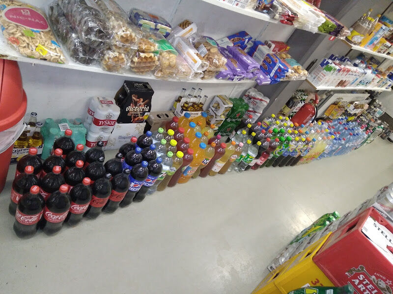 Foto van Night Shop / Nacht Winkel (UKI Supermarket)