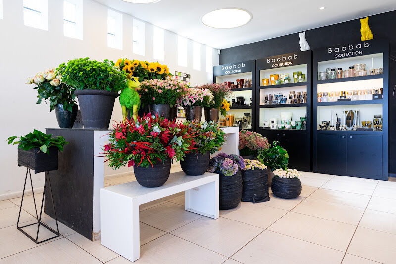 Foto van T & T - Flowers en Gifts - Baobab, Fatboy, Onno, Serax