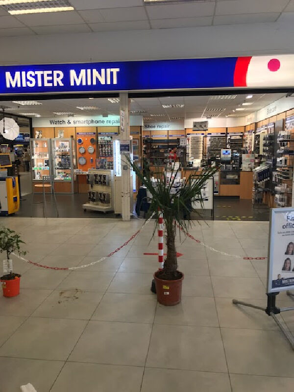 Foto van MISTER MINIT Kraainem Carrefour | Sleutel- Horloge- & Schoenmaker