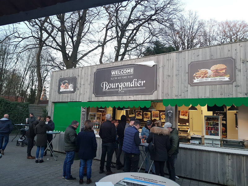 Foto van Postels pleintje, friet, snacks en ijs