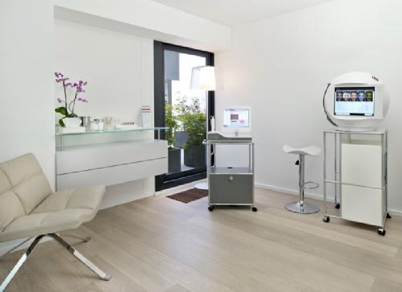 Foto van Nadine Pomarède Dermatologue Ixelles