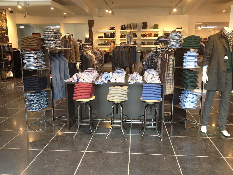 Foto van Dames & Herenkleding l Shirtcenter