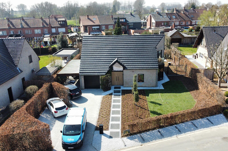 Foto van Tuinaanleg, grondwerken & Vervoer Persoon Bvba