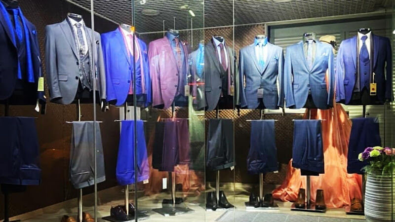 Foto van Podium Trouwpakken en trouwjurken