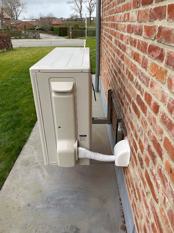 Foto van Kurt Alderweireldt Installqua sani A/C warmtepomp Vercalo waterontharder renovatie sanitaire ruimte gelieve te ☎️0478/556408