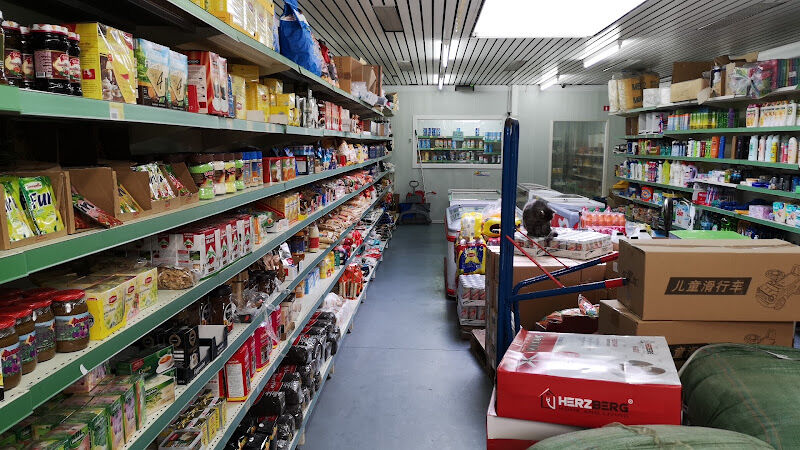 Foto van Burcu Market // Supermarché méditerranéen